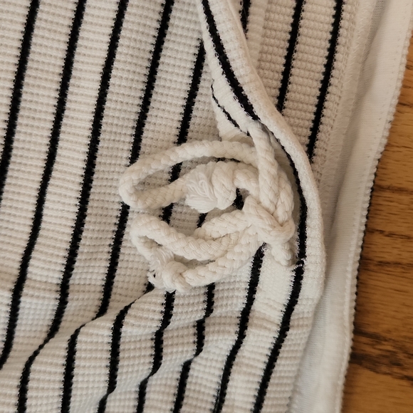 Carly Jean LA - Sweater - Picture 3 of 5